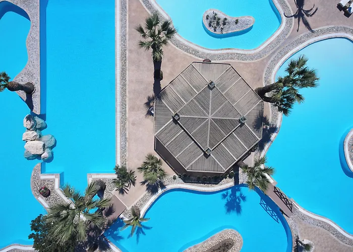 度假村 Porto Sani 5*